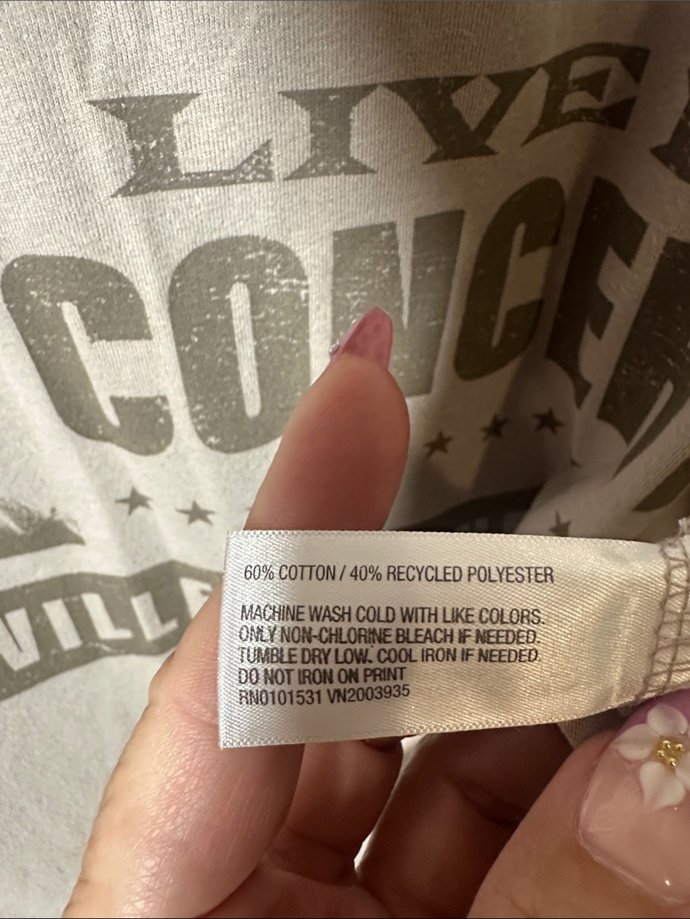 Dolly Parton Live In Concert Graphic Tee - Light Taupe - Picture 6 of 8